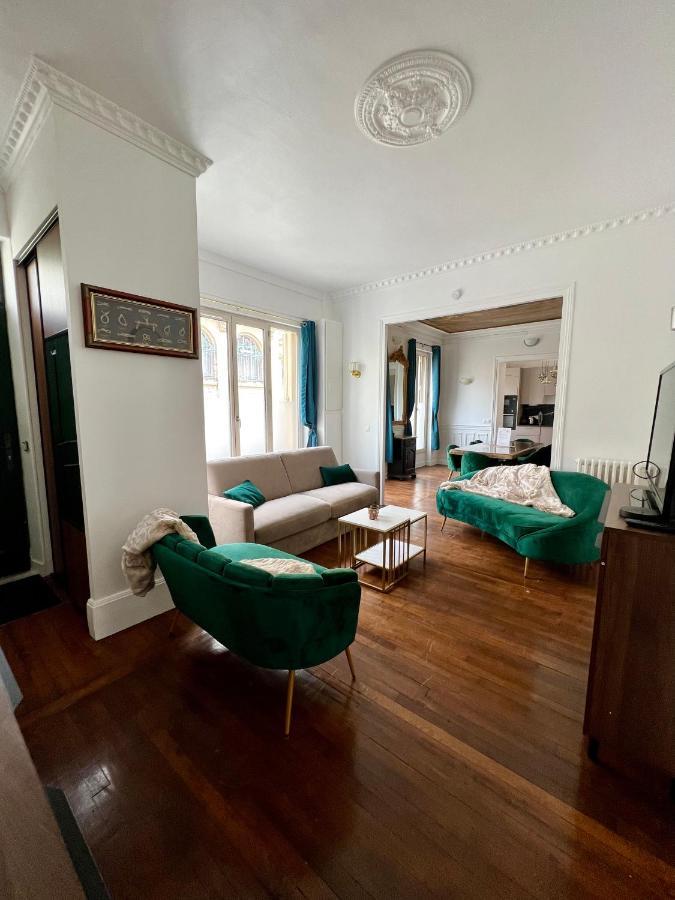 Appartement De Luxe Avec Fresque, Hyper Centre Et Parking Sure